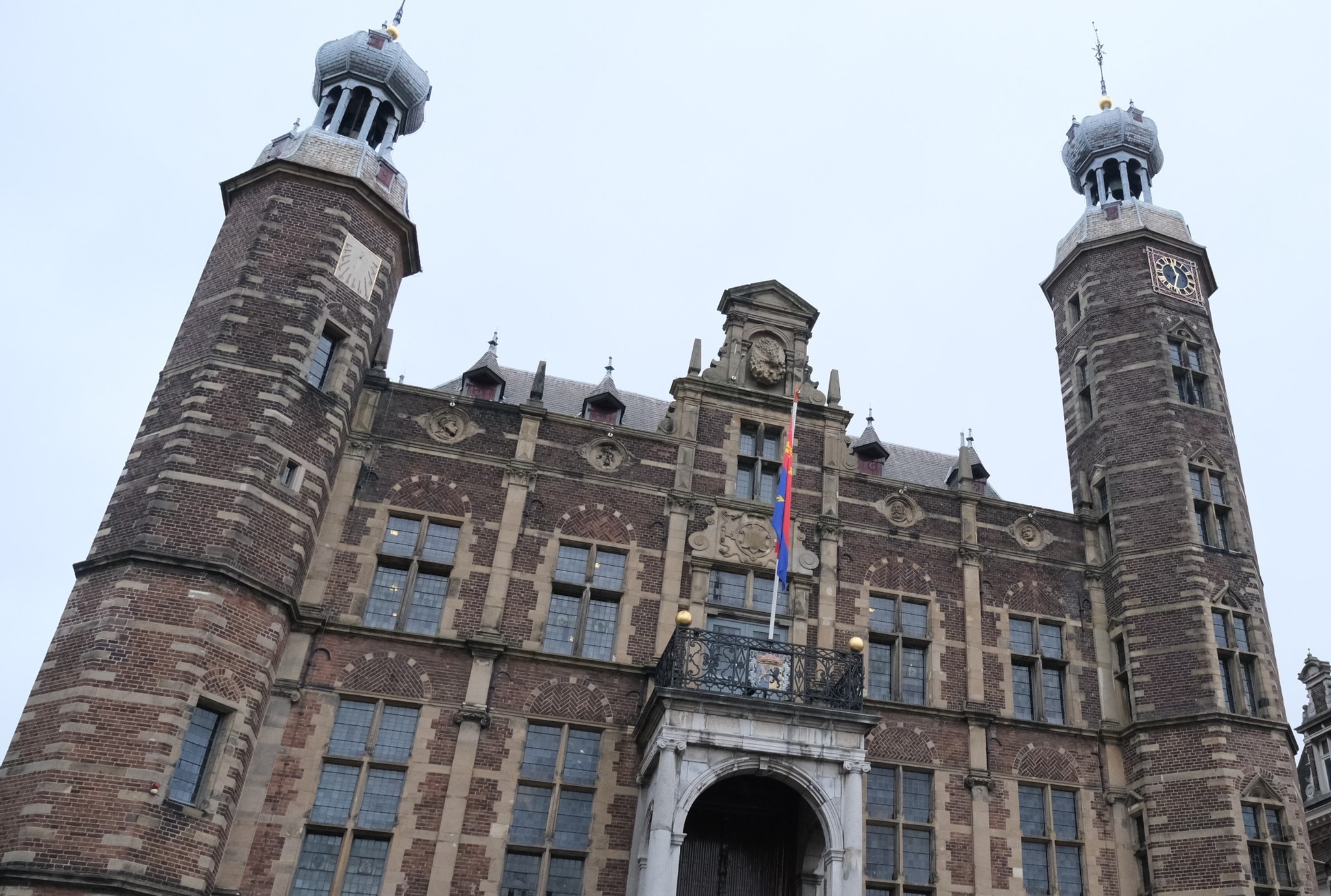 "School in Stadhuis"